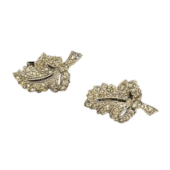 40s Ora Sweet Rhinestone Tiny Leaf Rhodium Plated Clip-On Earrings - Picture 2 of 5